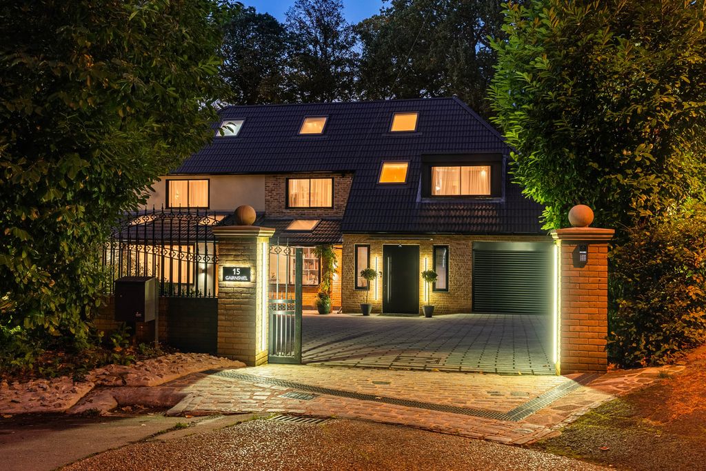 Property photo 2 of 29