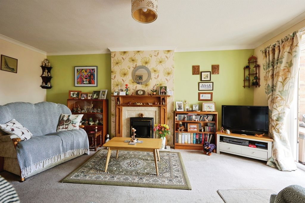 Property photo 3 of 17