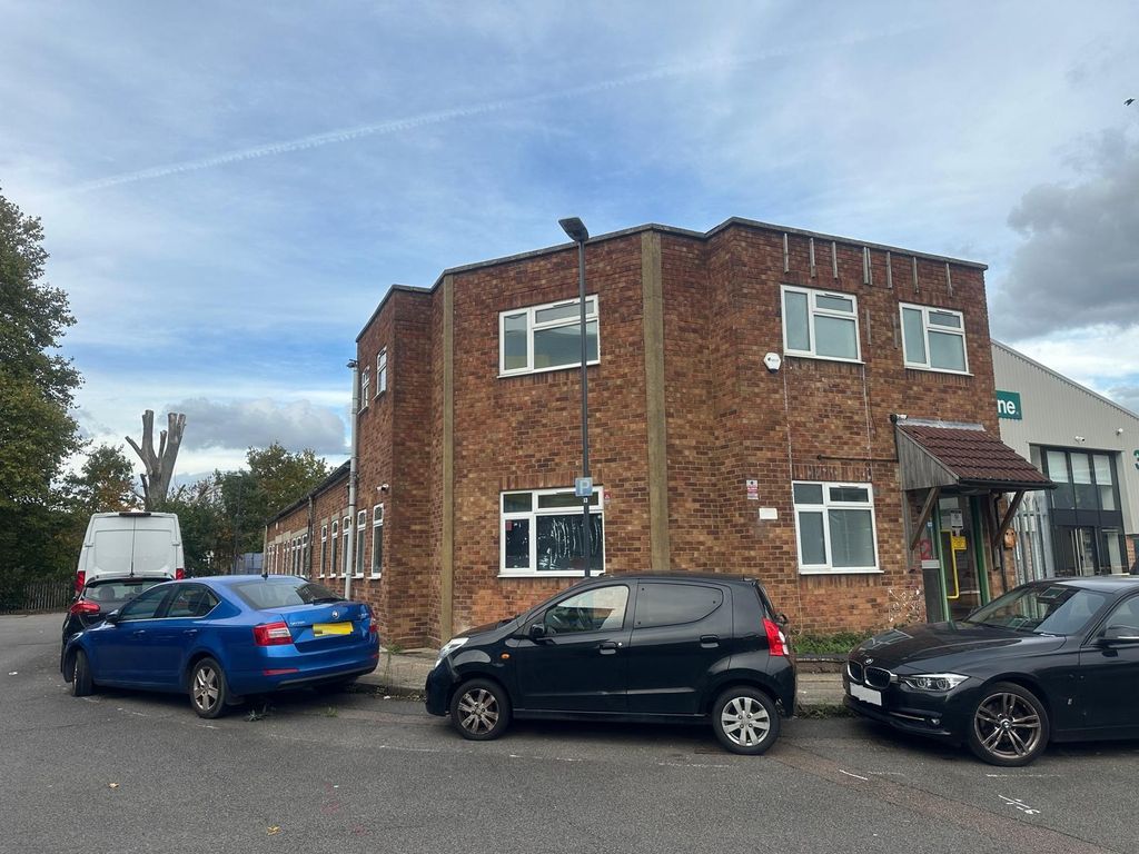 Property photo 2 of 19