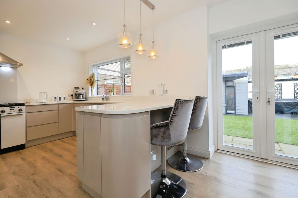 Property photo 1 of 22 Kit/Diner