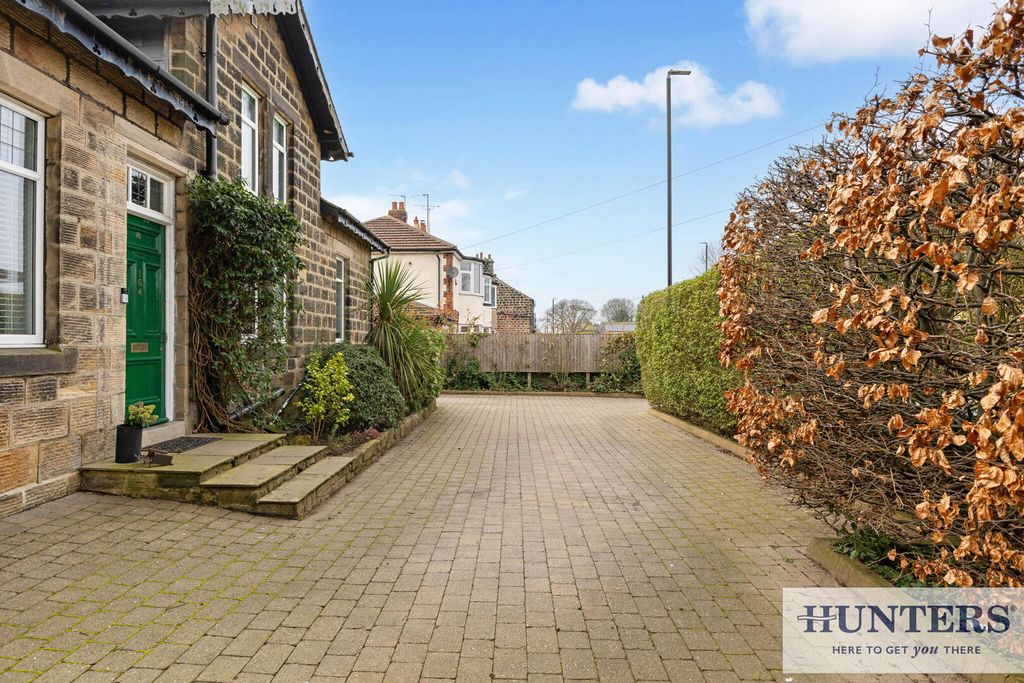 Property photo 3 of 35 Driveway