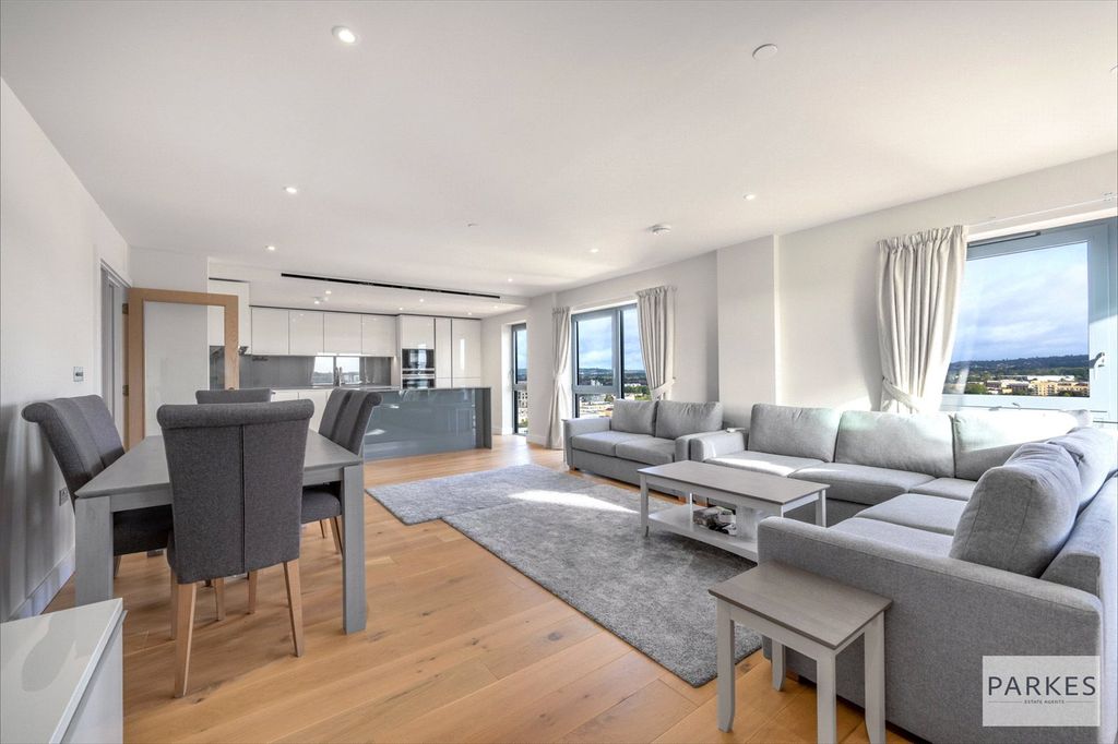 Property photo 2 of 24 Picture No. 04