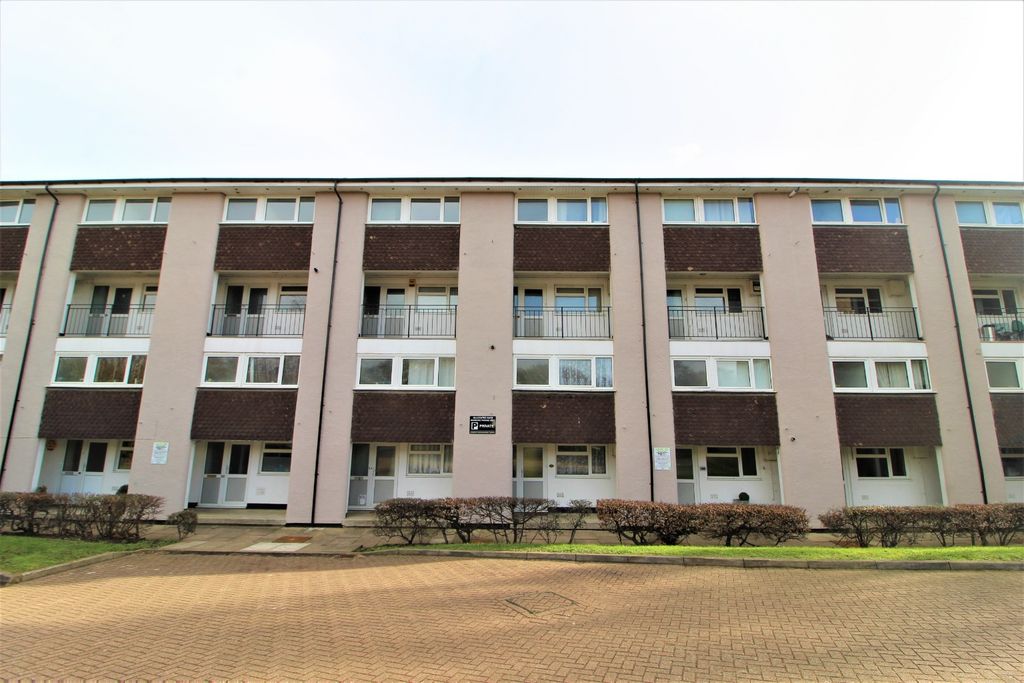 Property photo 2 of 12 2131113