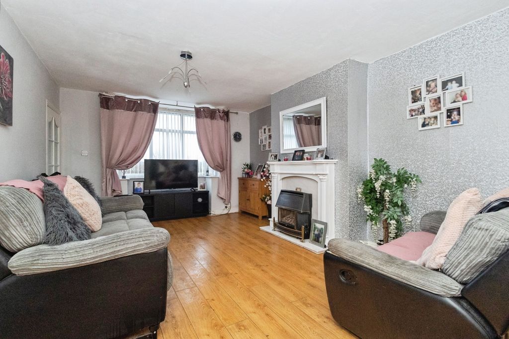 Property photo 3 of 20 Pbox-Img.Jpg