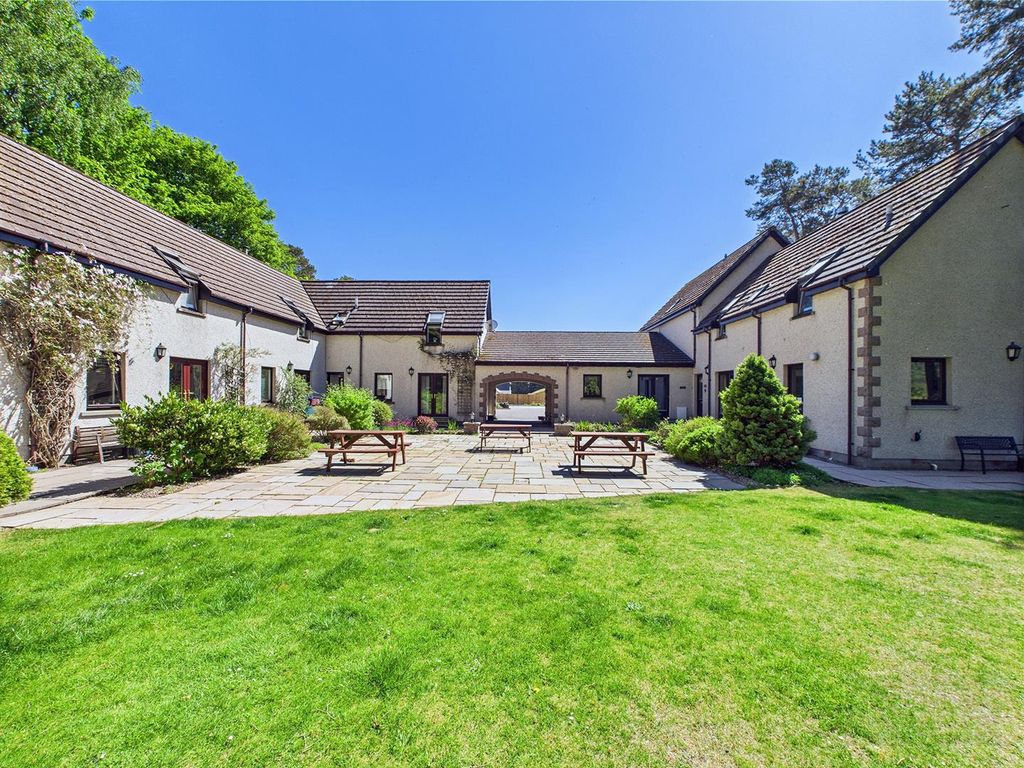 Property photo 1 of 17 Courtyard Gardens