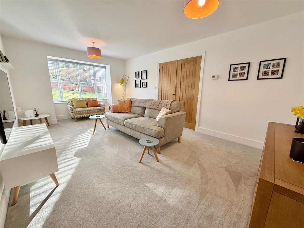 Property photo 2 of 52