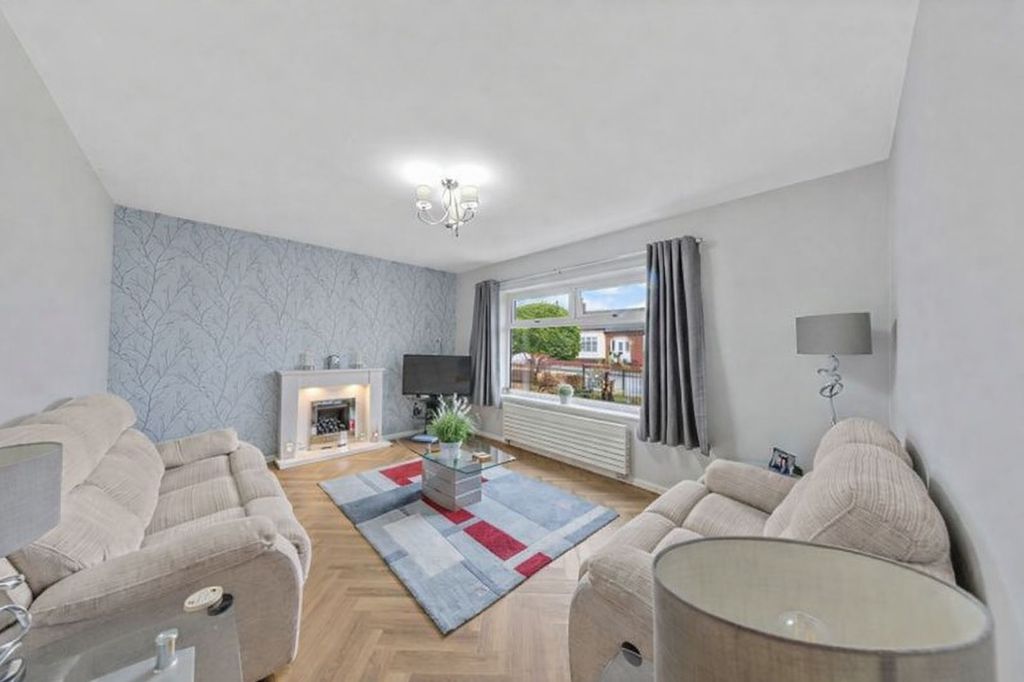 Property photo 2 of 23