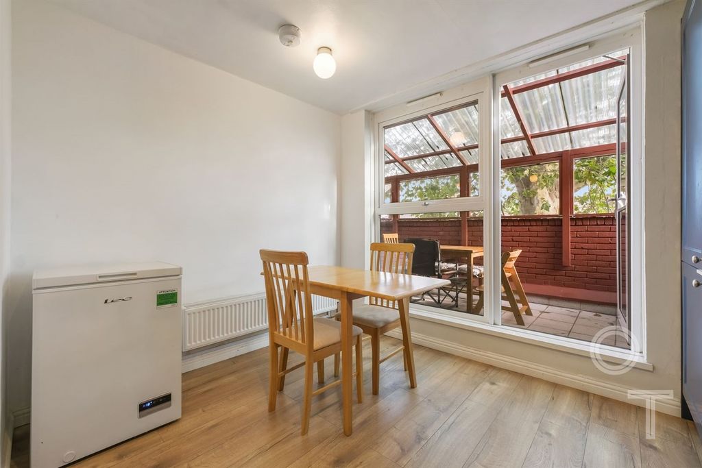 Property photo 2 of 12 Dining Area