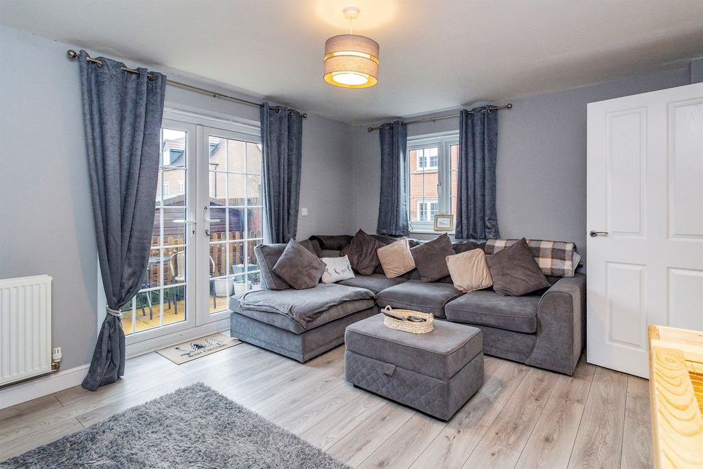 Property photo 3 of 14