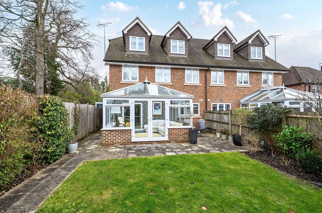 Property photo 2 of 33 Picture No. 14