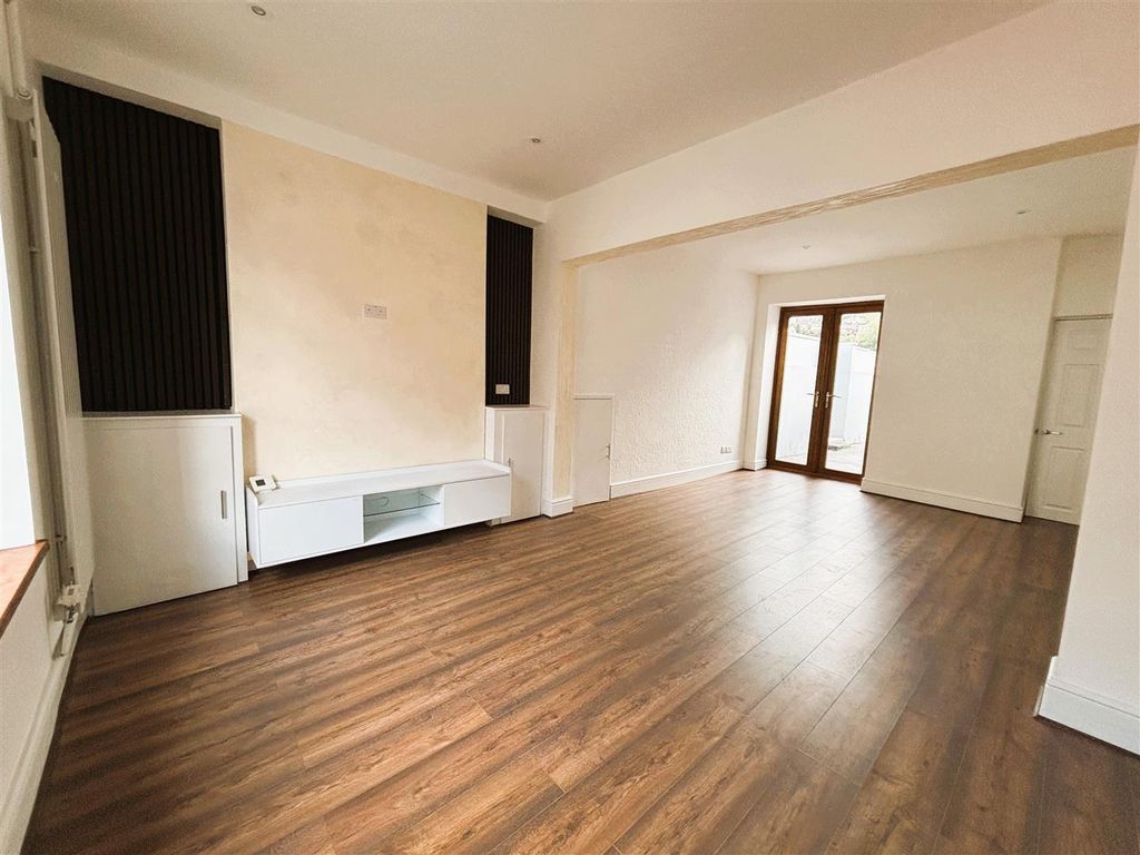 Property photo 3 of 18 Acustic.Jpg