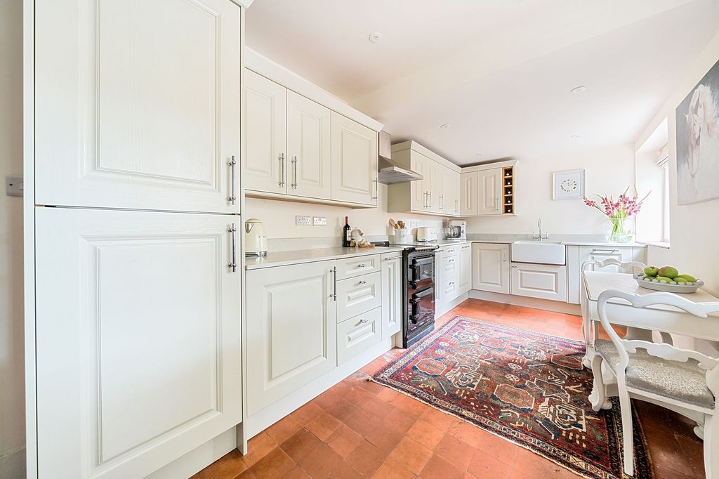 Property photo 2 of 12 Kitchen