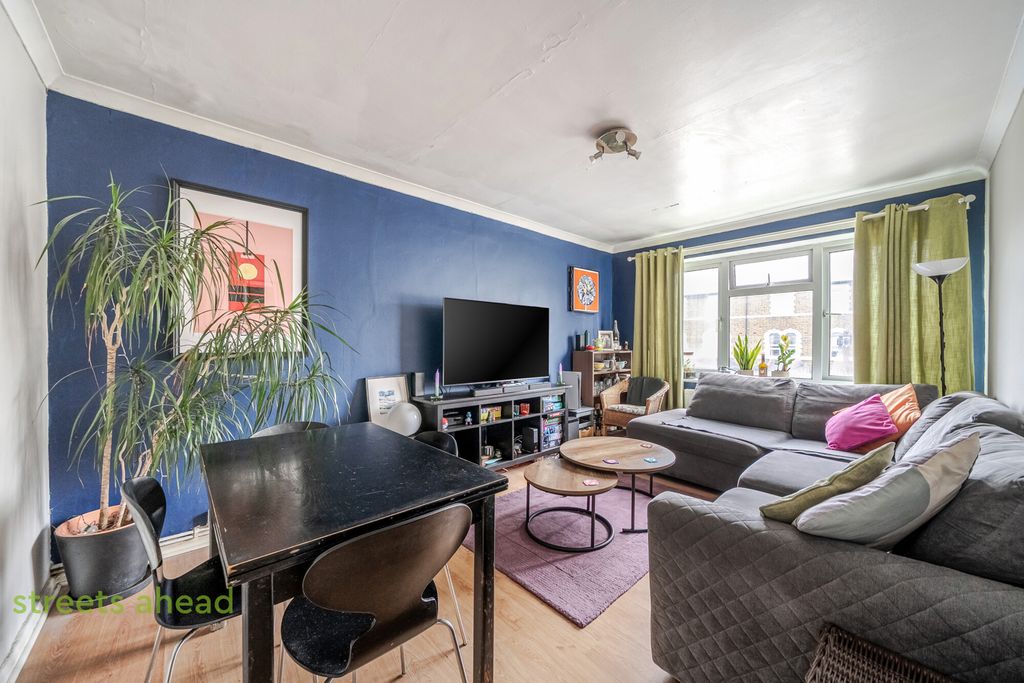 Property photo 2 of 14 06B8356A-E808-4c3...