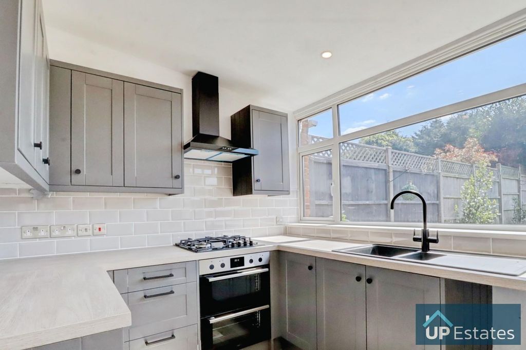 Property photo 2 of 16 Kitchen