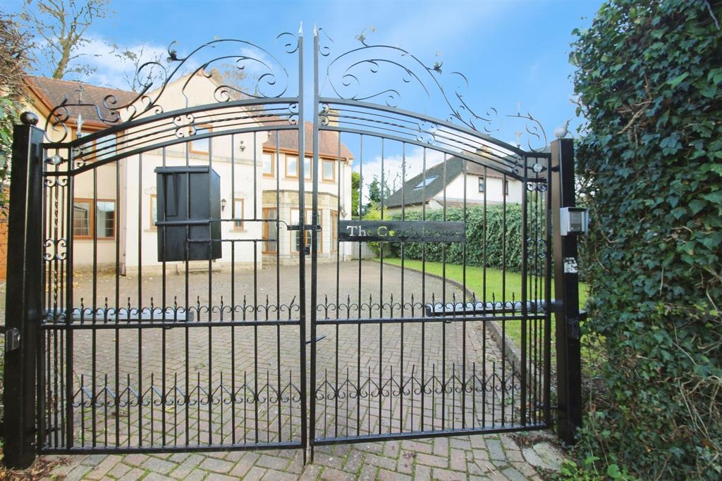 Property photo 1 of 24