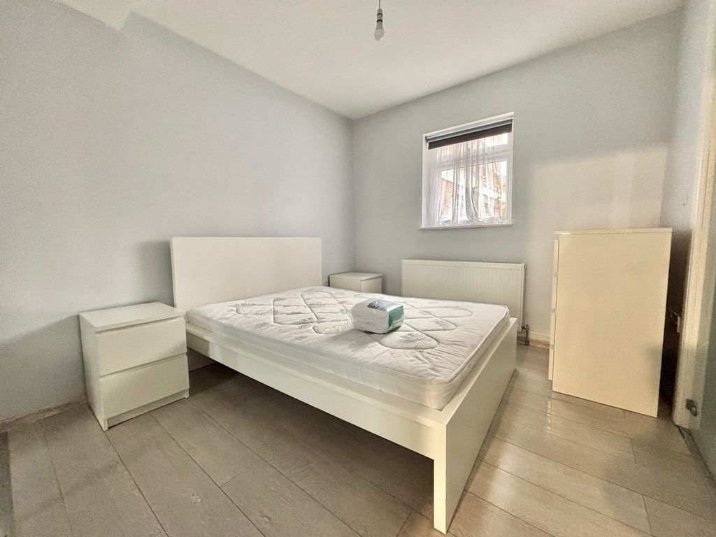 Property photo 3 of 9 Living Room