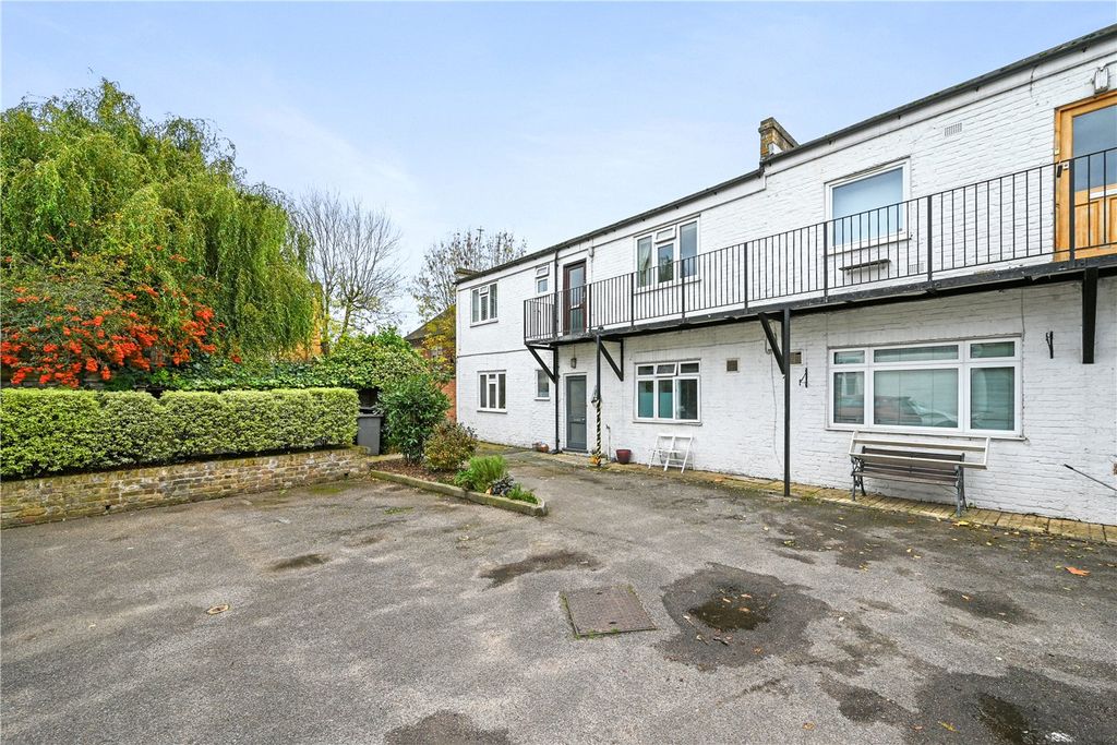 Property photo 1 of 8 Picture No. 16