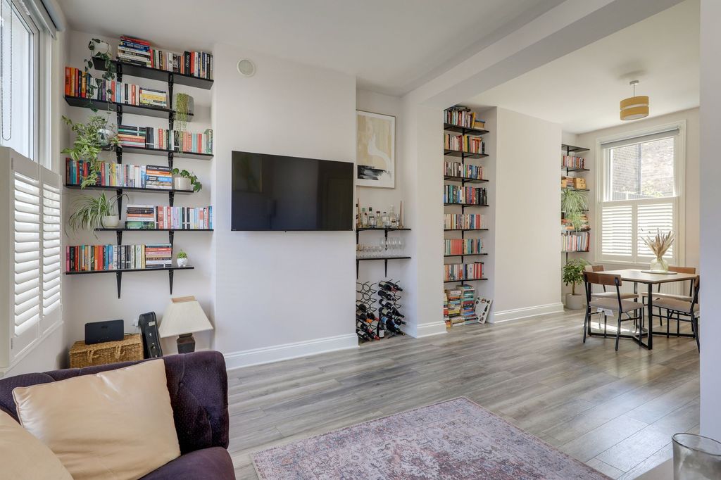 Property photo 1 of 19