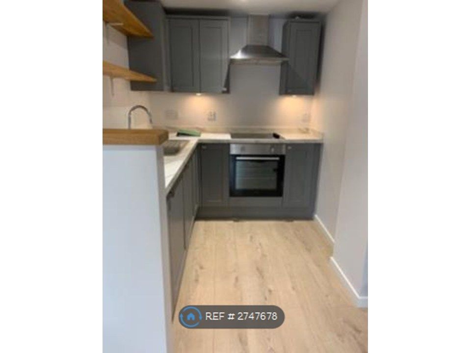 Property photo 3 of 9 Kitchen