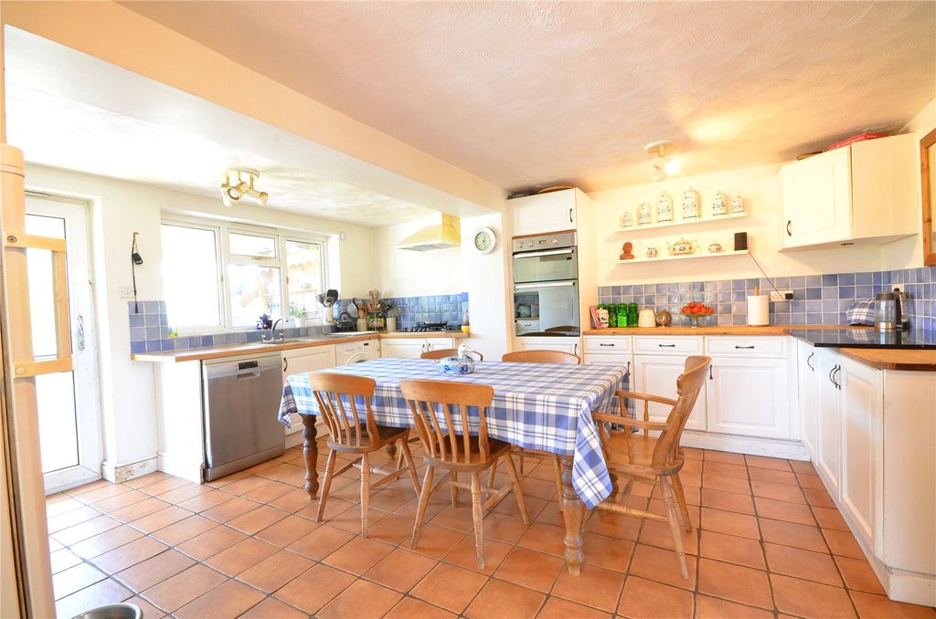 Property photo 2 of 27 Kitchen/Diner