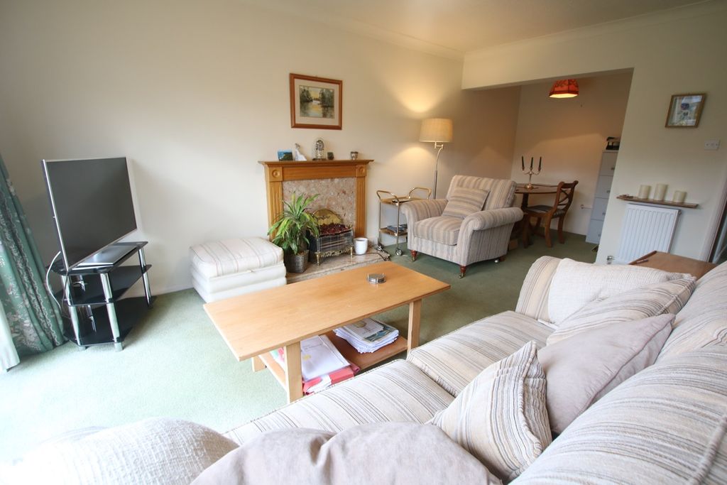 Property photo 2 of 8