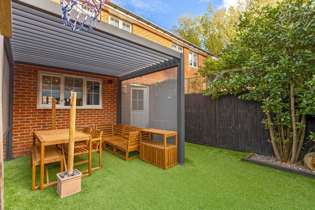 Property photo 3 of 18