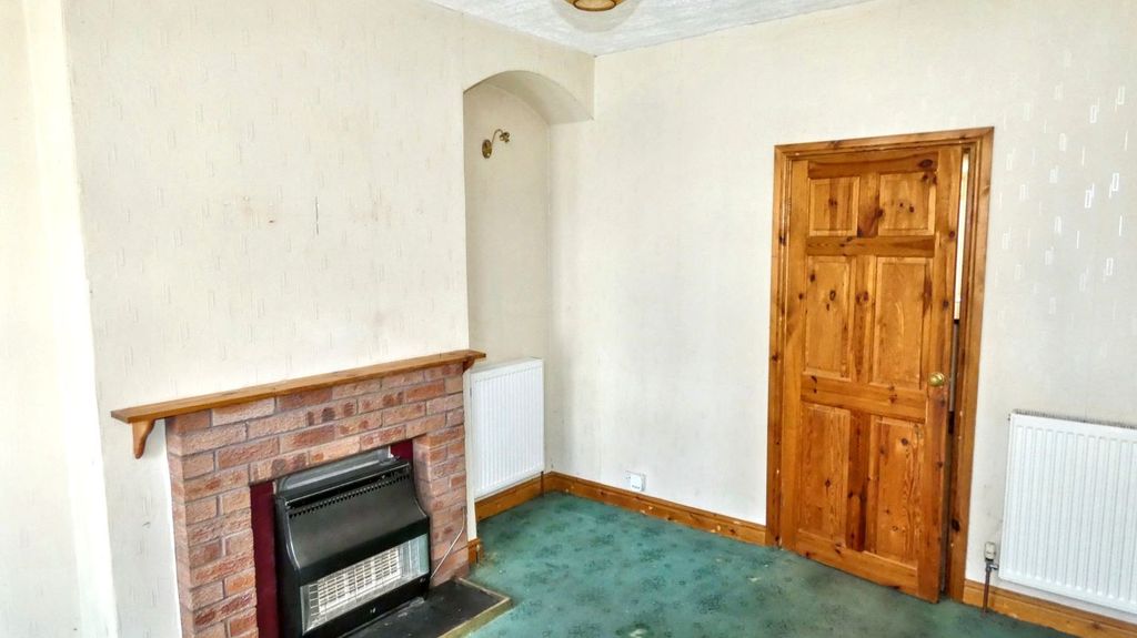 Property photo 3 of 12