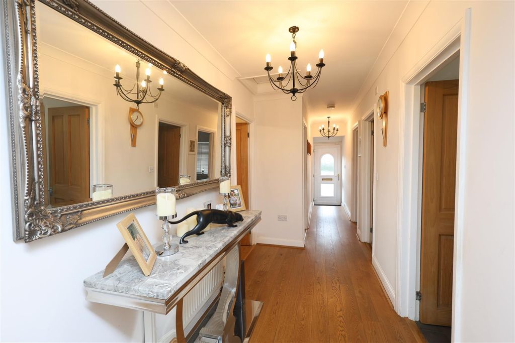 Property photo 2 of 16 Hallway