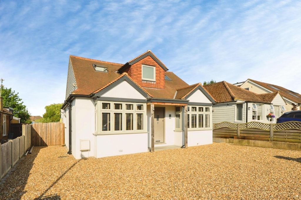 Property photo 2 of 19 Picture No. 32