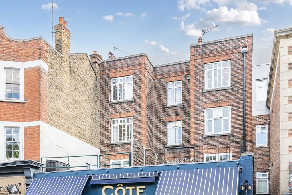 Property photo 3 of 25 1359831-20-68d3Df...