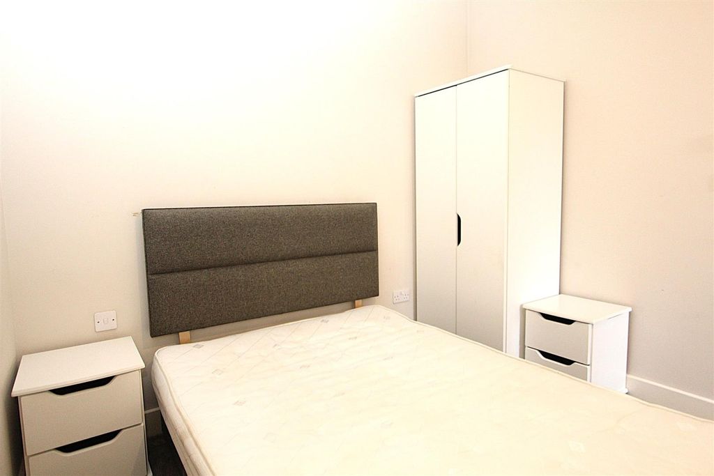 Property photo 3 of 7 Bright Double Bedroom With Modern White Furniture...