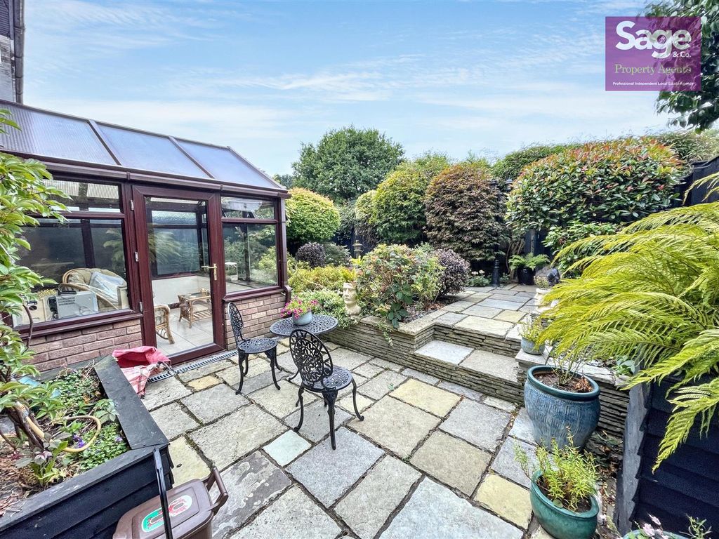 Property photo 2 of 25