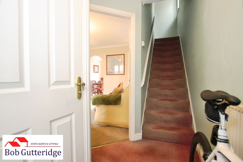 Property photo 2 of 29 Entrance Hallway