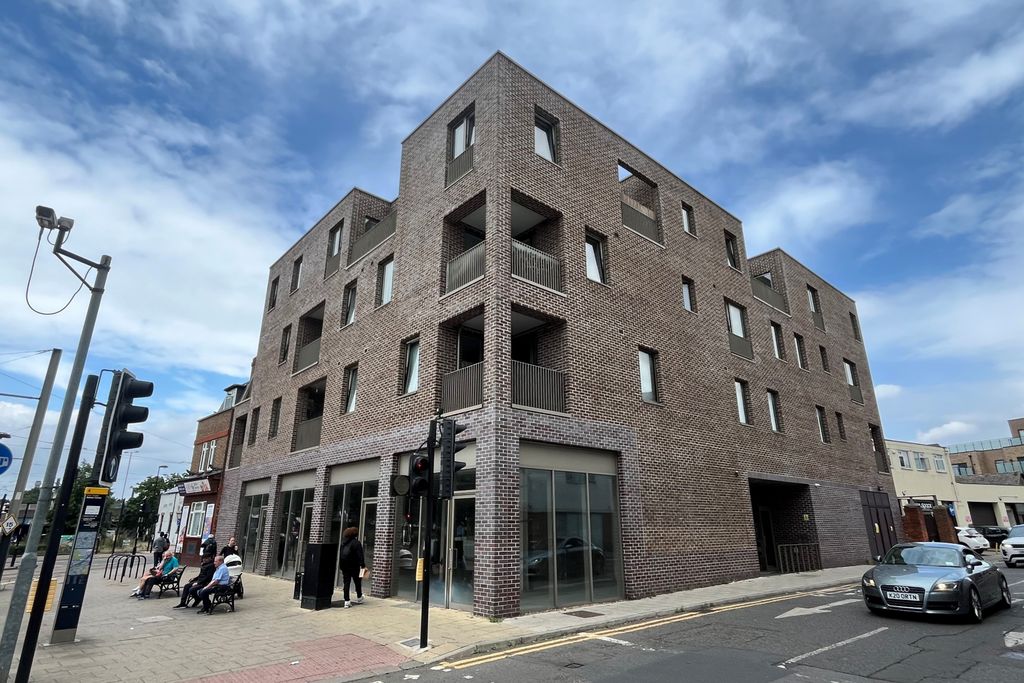 Property photo 3 of 7 Ann House, 98 Drummond Road, Croydon Cr0 1Gg