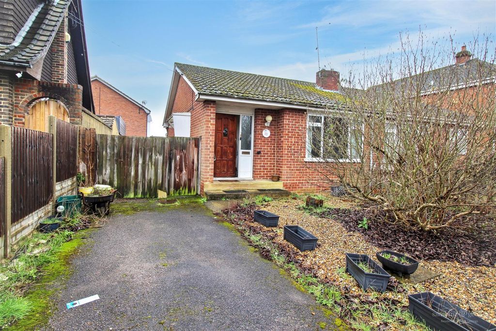 Property photo 1 of 11 Front