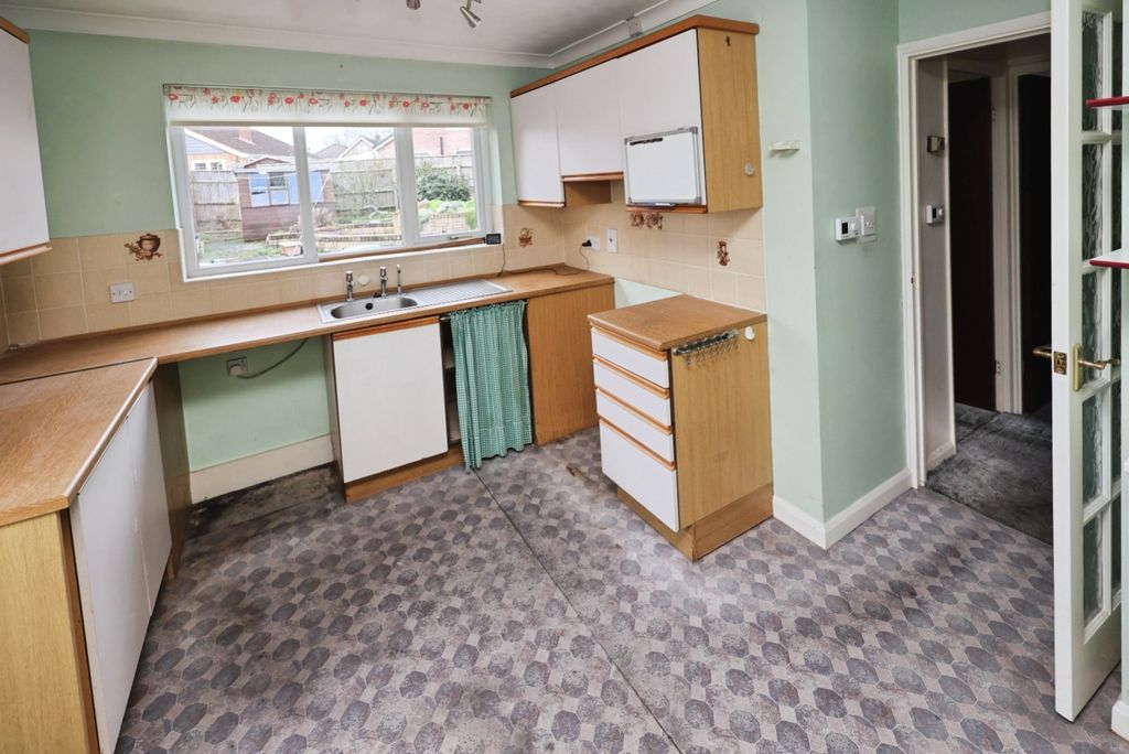 Property photo 2 of 12 4364651