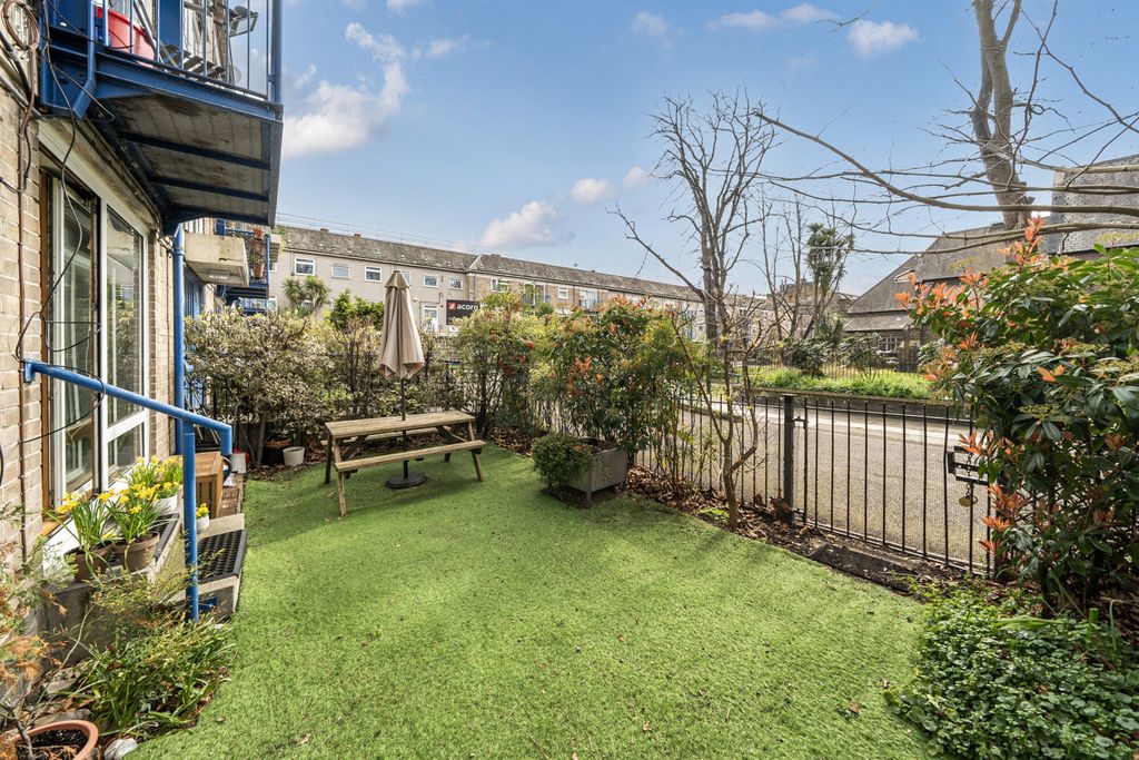 Property photo 3 of 24 1425850-6-69B00Cf...