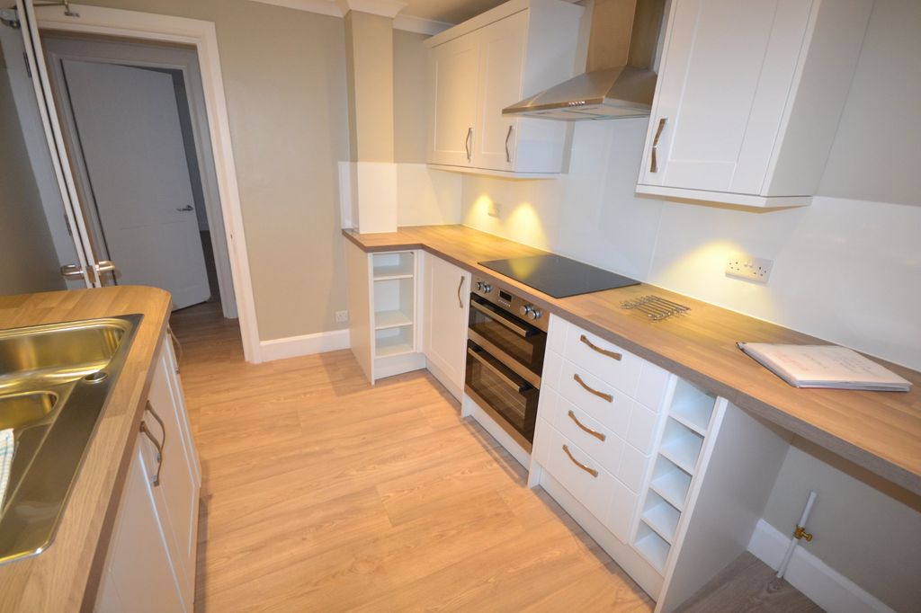 Property photo 2 of 11 2 Kitchen