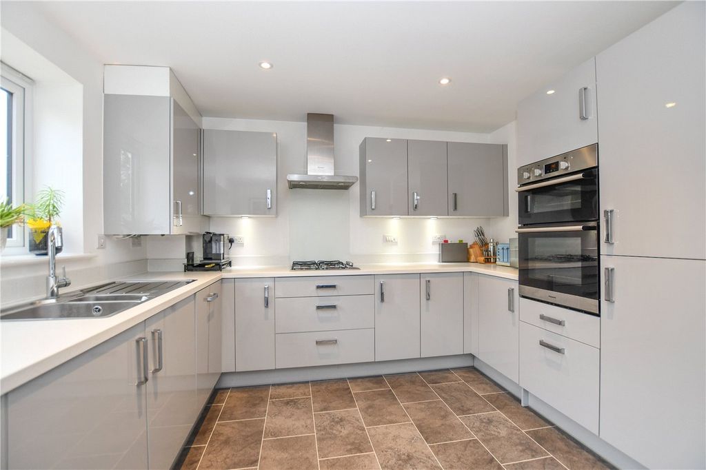 Property photo 2 of 13 Picture No. 04