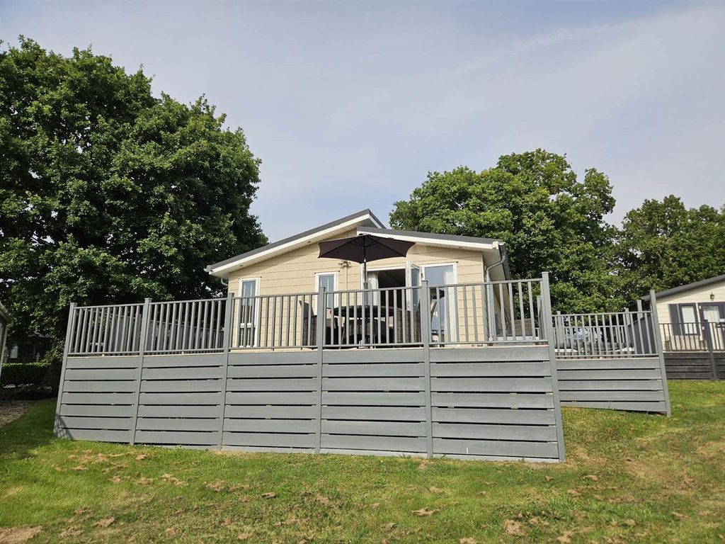 Property photo 2 of 17 599-2.Jpg