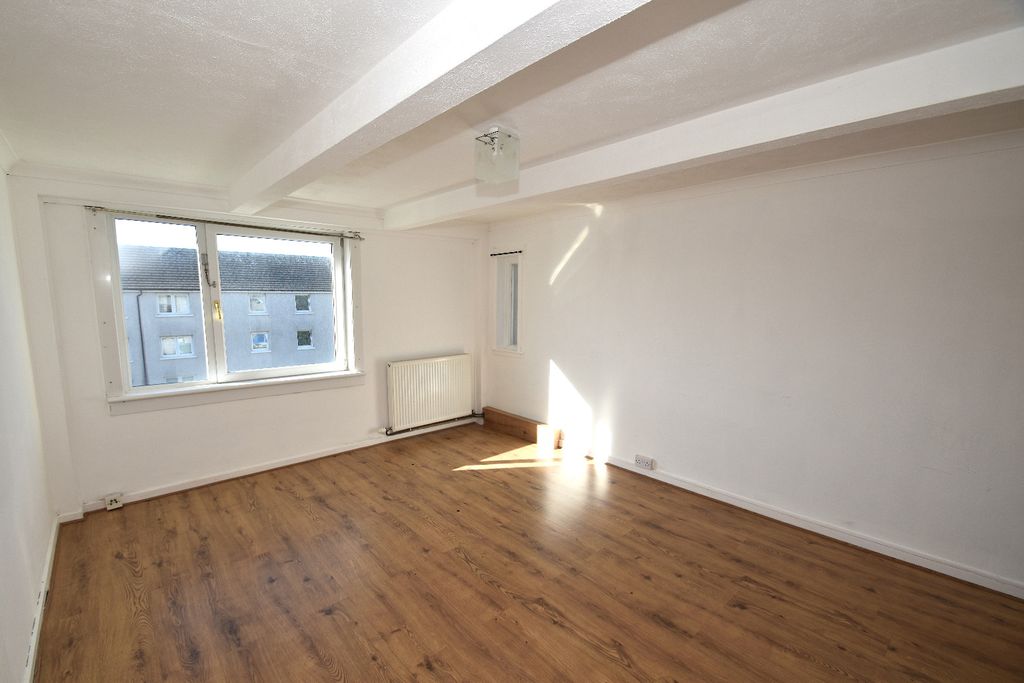 Property photo 3 of 10 4151843
