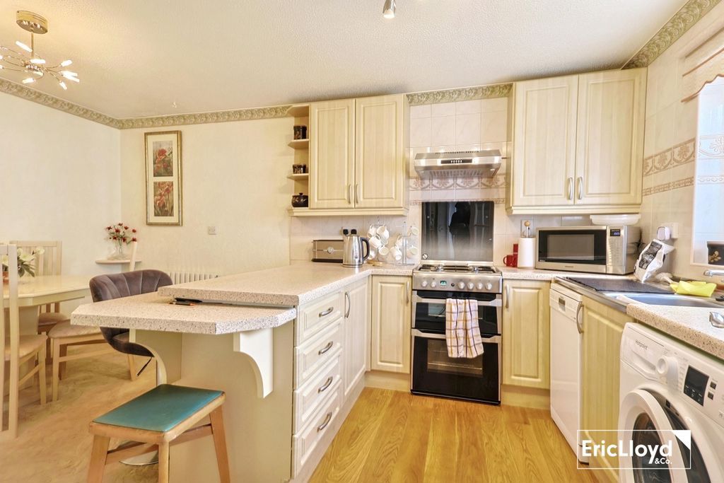 Property photo 3 of 13 Photo 6