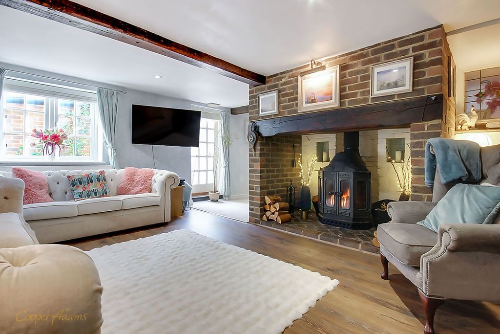 Property photo 3 of 21 Sitting Room