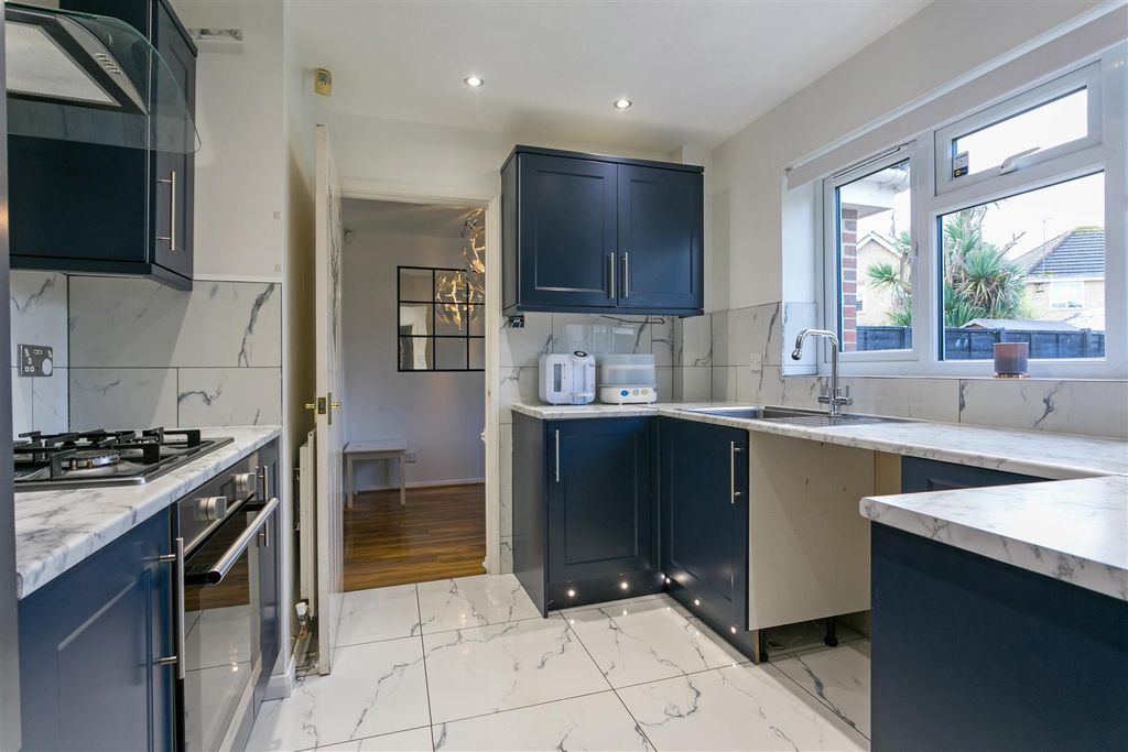 Property photo 2 of 19 5 Gervaise Close -9.Jpg