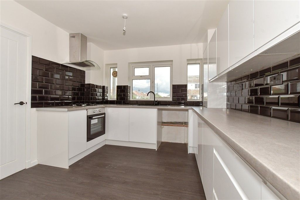 Property photo 2 of 12 Kitchen