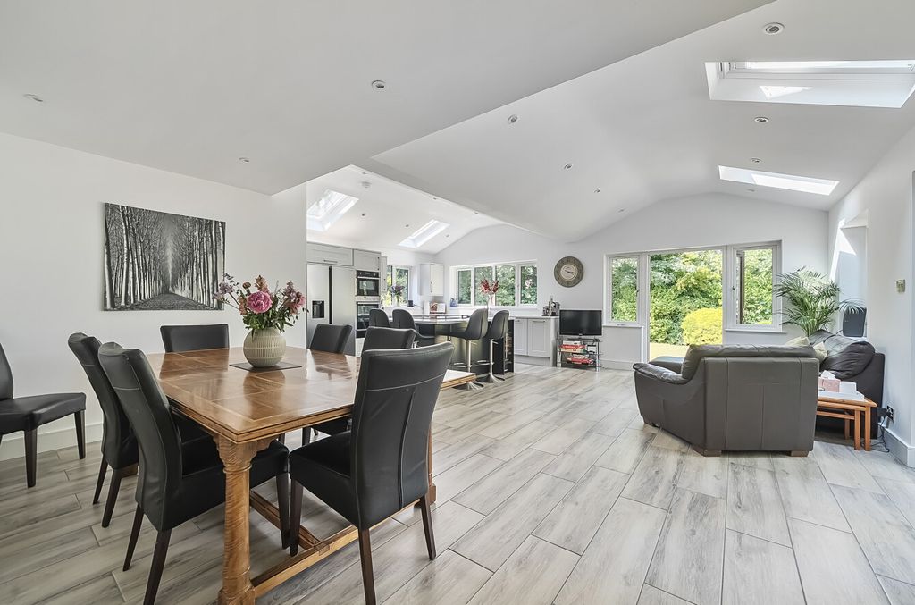 Property photo 2 of 36 1305417-13-684c3A...