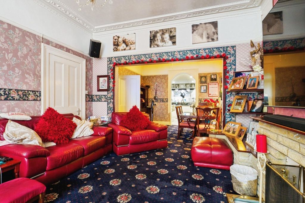 Property photo 2 of 19