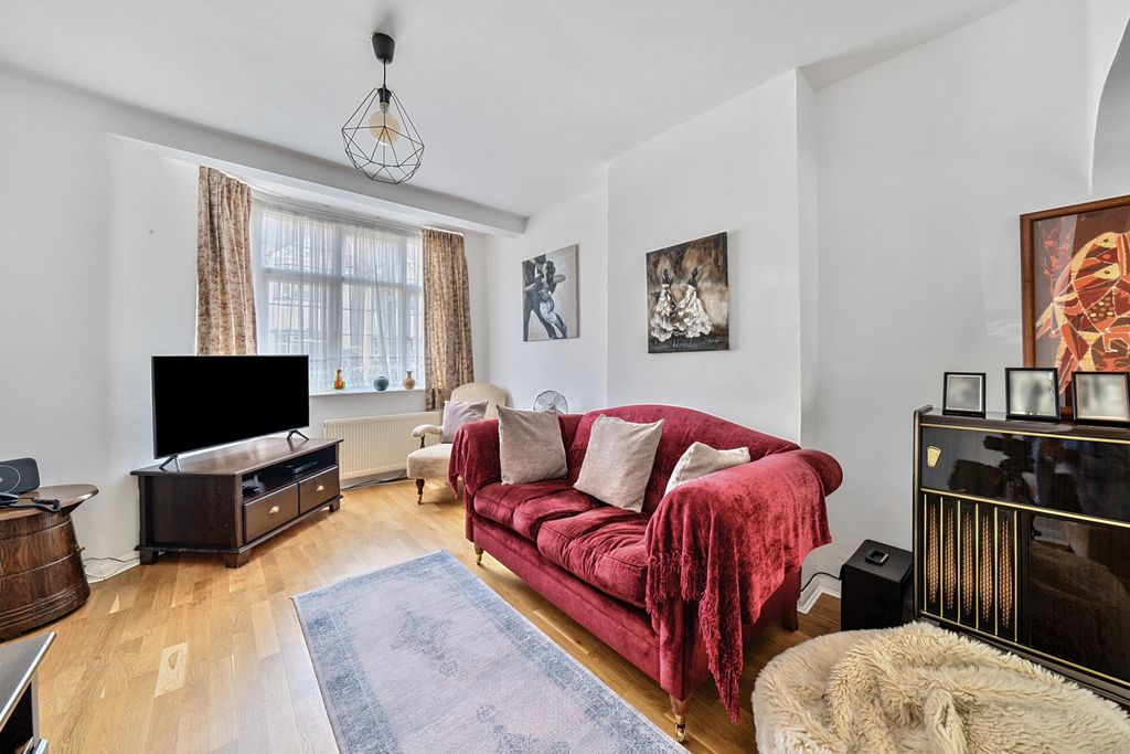 Property photo 3 of 21 1317795-16-6863d2...