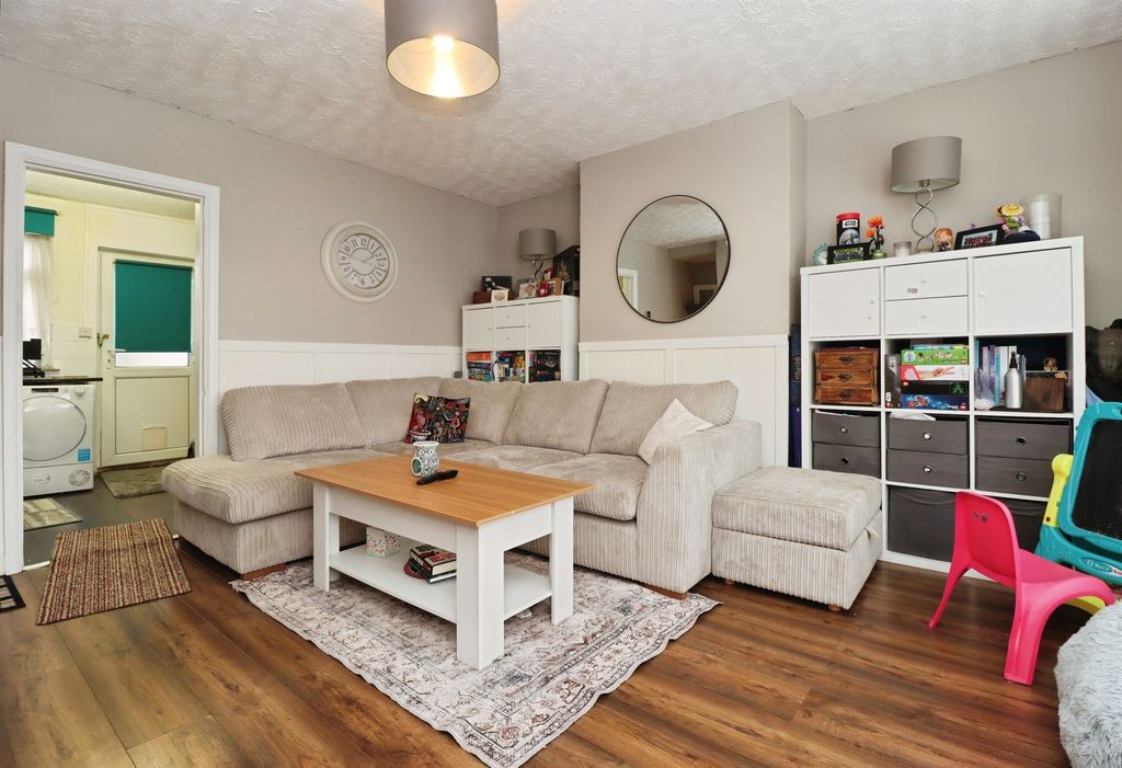 Property photo 2 of 16