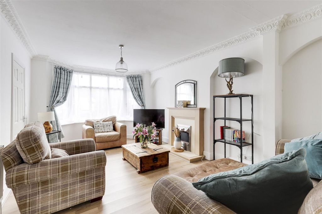 Property photo 2 of 24